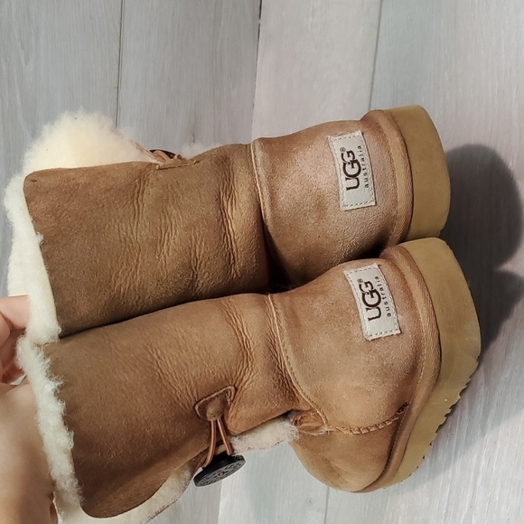 Ugg Australia Women 5803 Ankle Chestnut Sheepskin II Button Boots shoes sz 8 - Picture 7 of 16